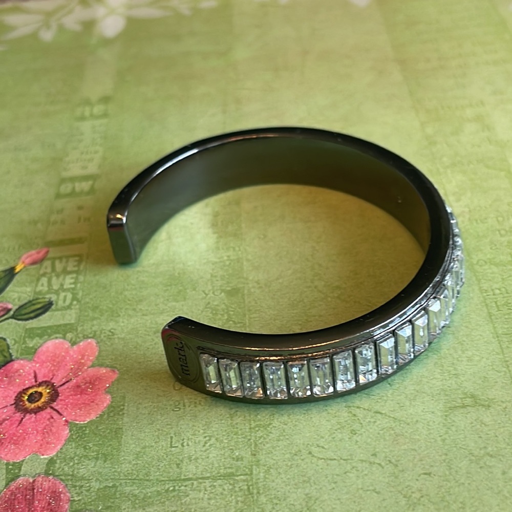 Mark. Bangle - Picture 4 of 6